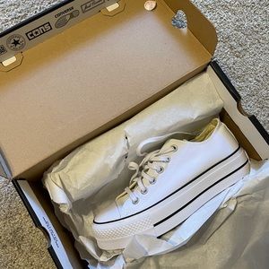 Platform white converse/brand new in box